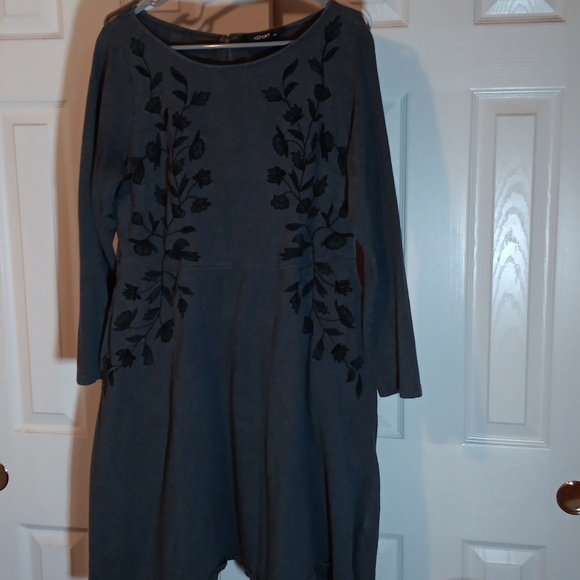 eshakti Dresses Eshakti Grey Floral Embroidered Pocket Dress 4w